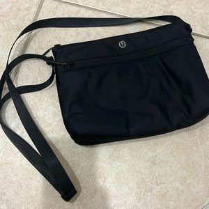 Lululemon city adventurer crossbody bag